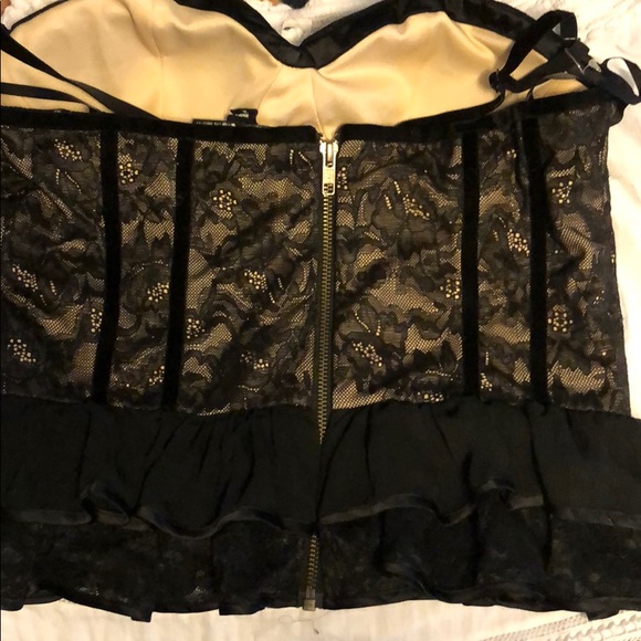 Guess Ruffle Tank - Picture 12 of 12